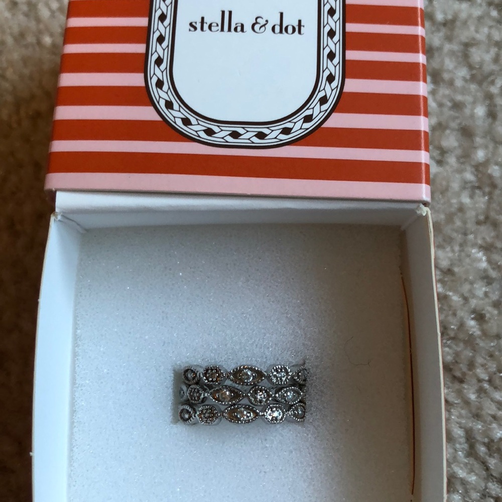 EUC Stella & Dot Stackable Ring Set (3) - Size 8